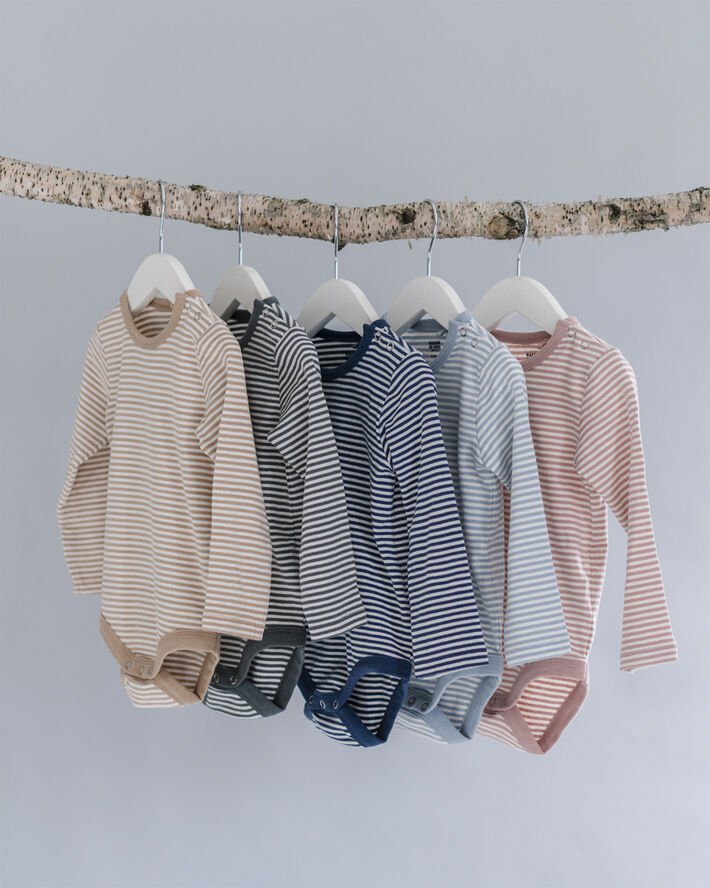 Magasin du Nord Collection Petit baby body - Organic Adobe rose / star white stripe