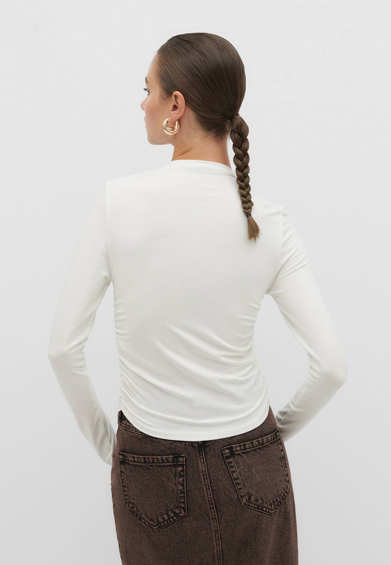 Camiseta de viscose com pregas