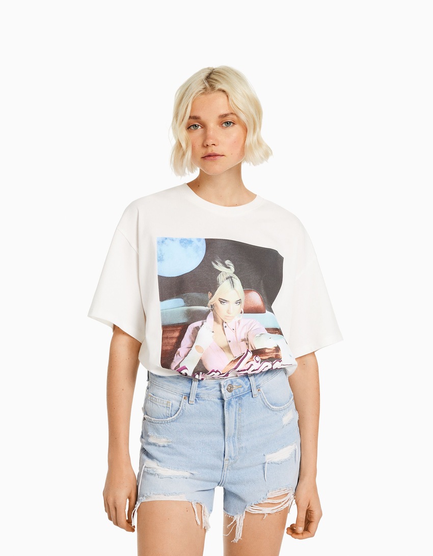 Calções jeans rasgados com bolsos