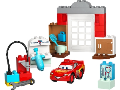 LEGO McQueens bezoek aan Docs garage (10456)