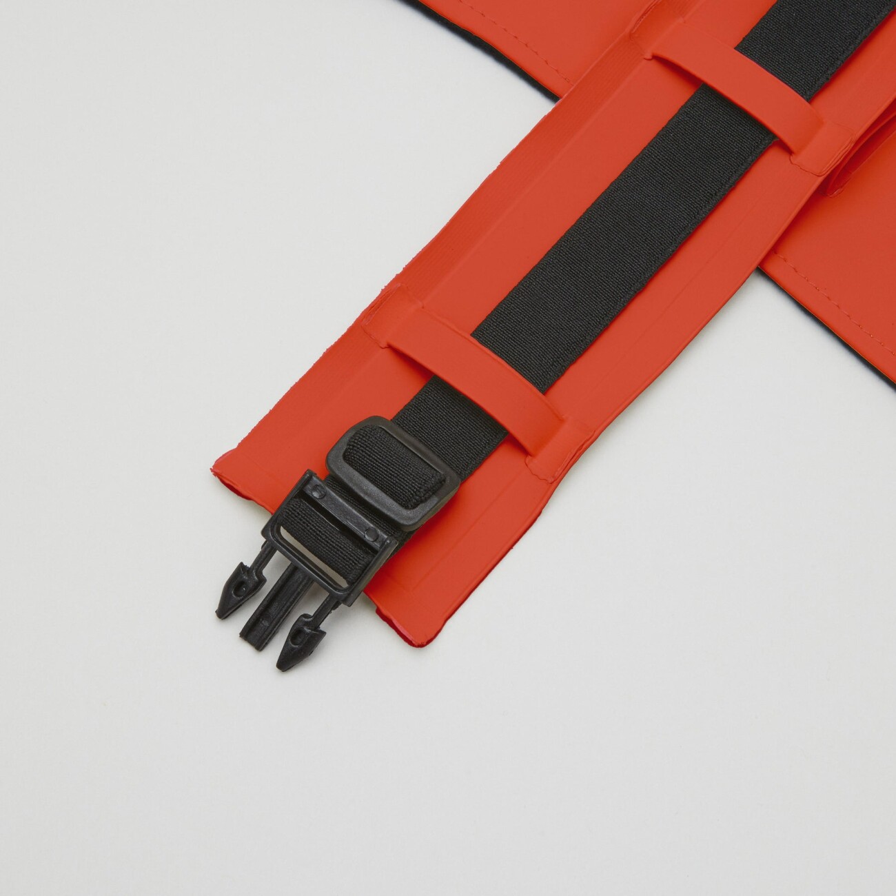 Barkalot Hunderegenmantel aus Upcycled-Stoff rot S