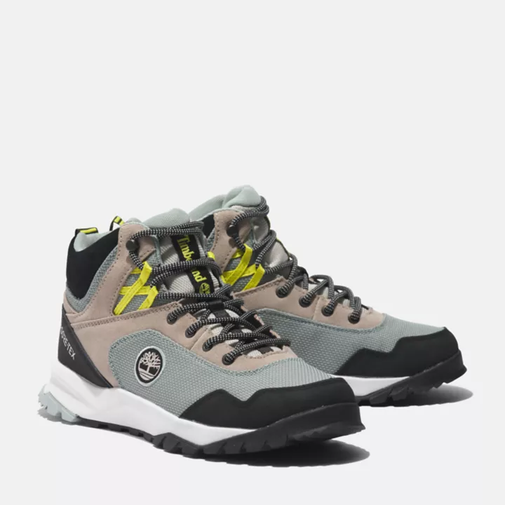 Bota de caminhada feminina Lincoln Peak Gore-Tex impermeável de cano médio na cor cinza.