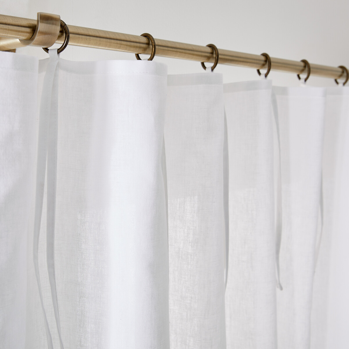 LA REDOUTE INTERIEURS<br>Cortina de meio linho com acabamento em laços e ilhós, Lincot