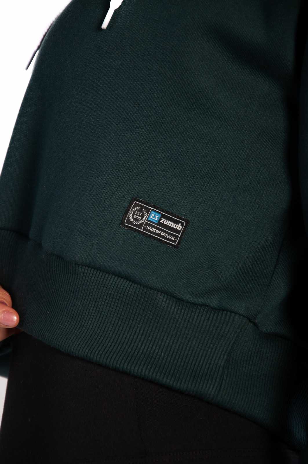 Moletom cropped Zumub EST. 2010 na cor preta
