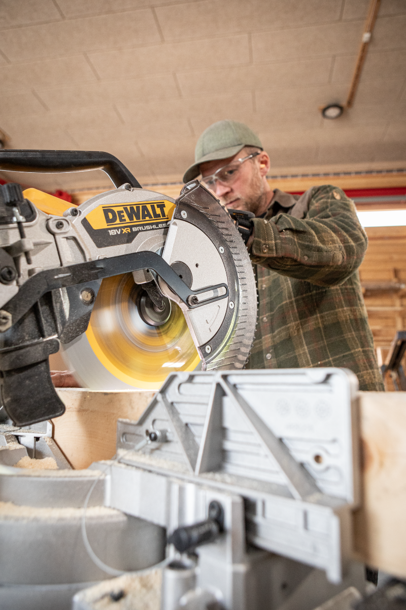 DeWALT DCS782N Accu afkort-/verstekzaag 305mm met XPS 18V XR Basic Body