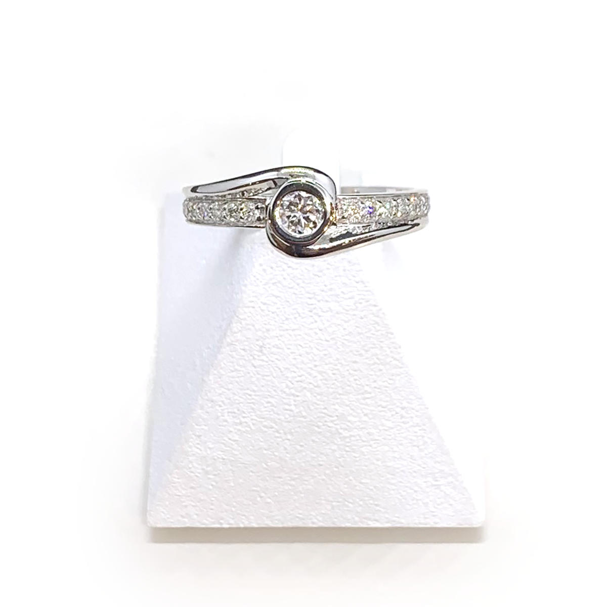 Bague d'occasion or 750 blanc diamants