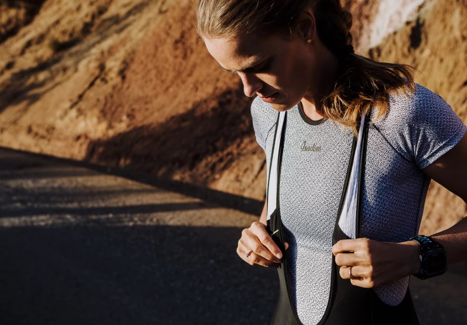 Isadore Women´s Alternative SS Sort/ Hvid