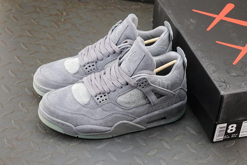 Jordan 4 Retro Kaws