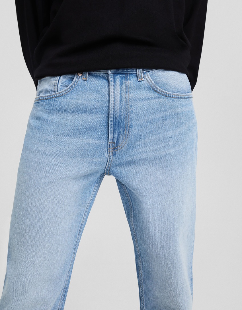 calça jeans de corte justo