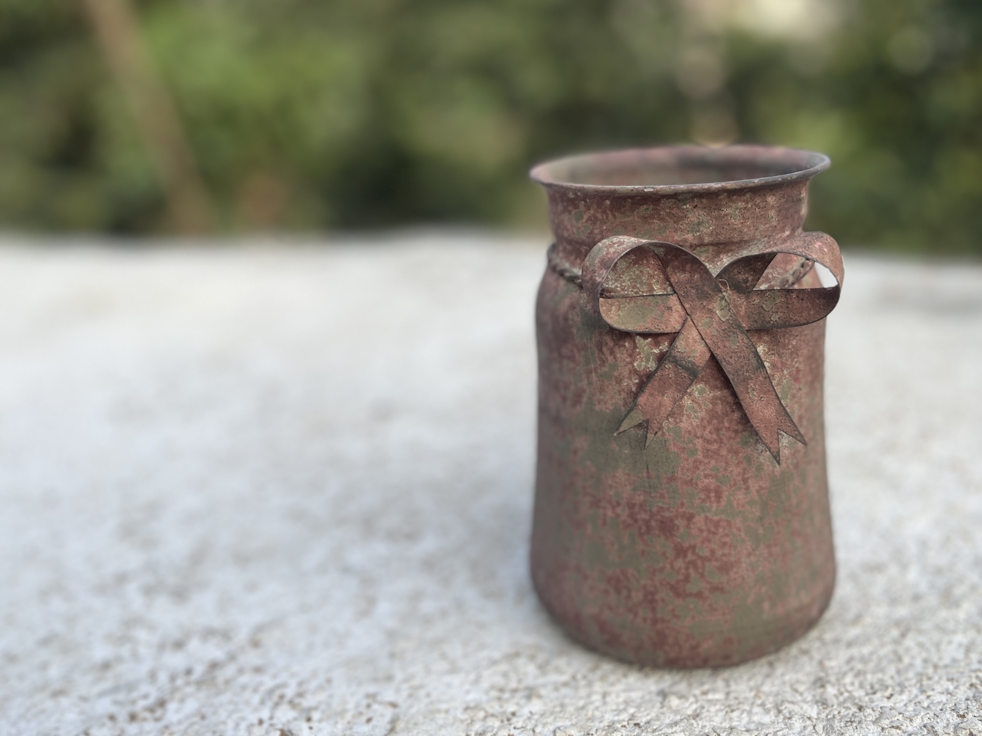 Metallvase mit Patina, H 15,5 cm, Ø 10,5 cm von fischer's lagerhaus