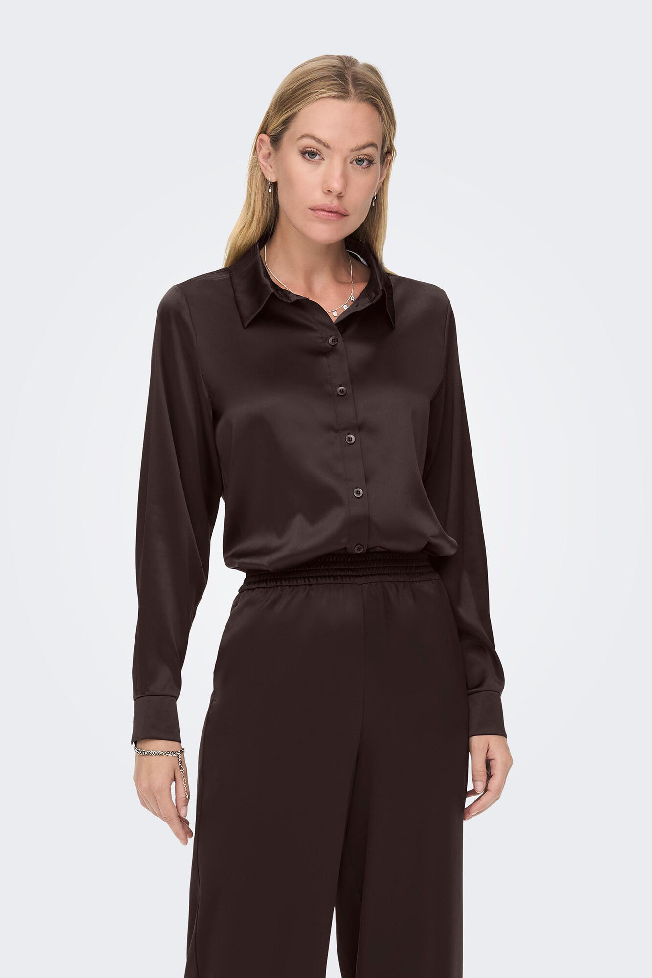 camisa de cetim oversized