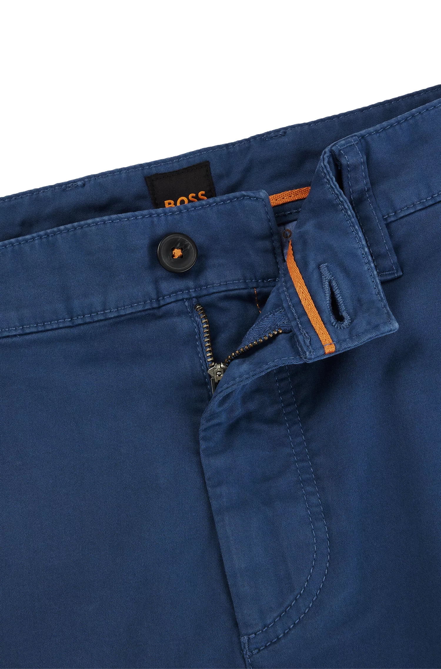 Calça chino BOSS laranja, corte afunilado, em cetim de algodão elástico.