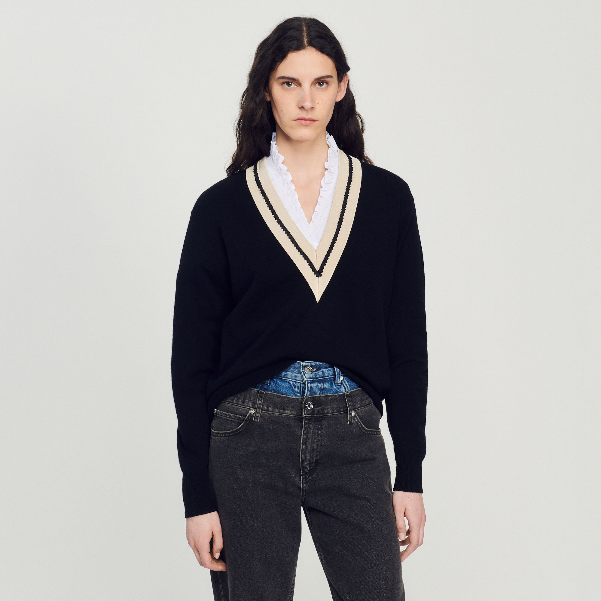 Pull au col V contraste
