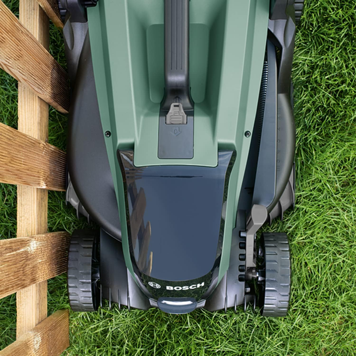 Bosch Akku Rasenmäher EasyRotak 36-550 (36 Volt, 1 Akku 4,0 Ah, Schnittbreite: 37 cm, Rasenflächen bis 550 m2, im Karton)