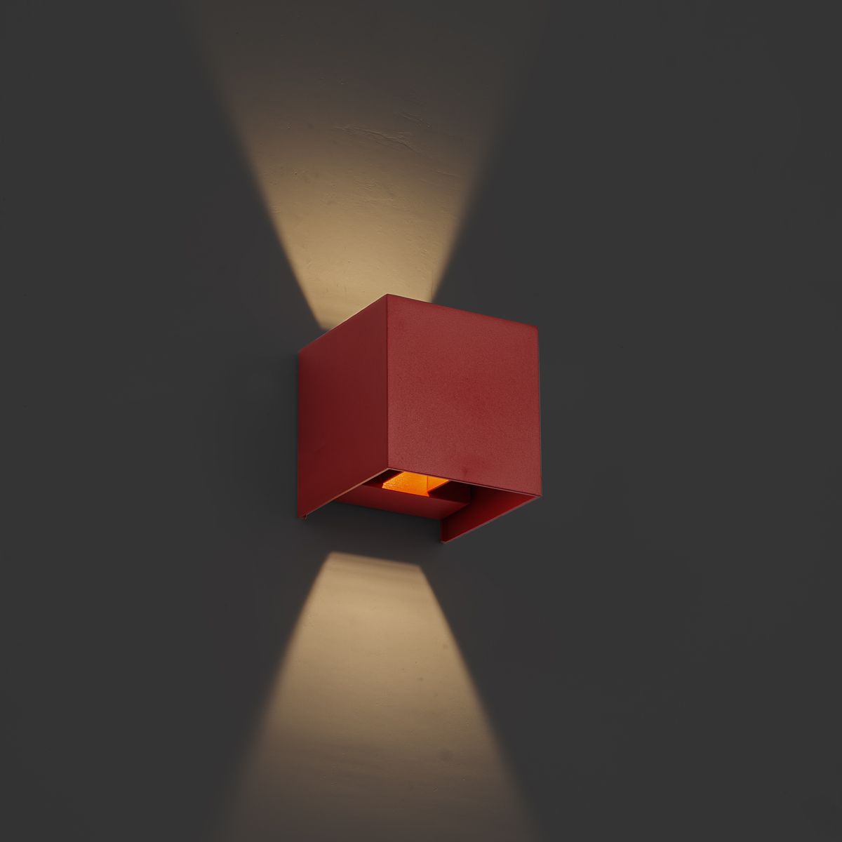 Moderne buiten wandlamp donker rood incl. LED IP54 - Edwin