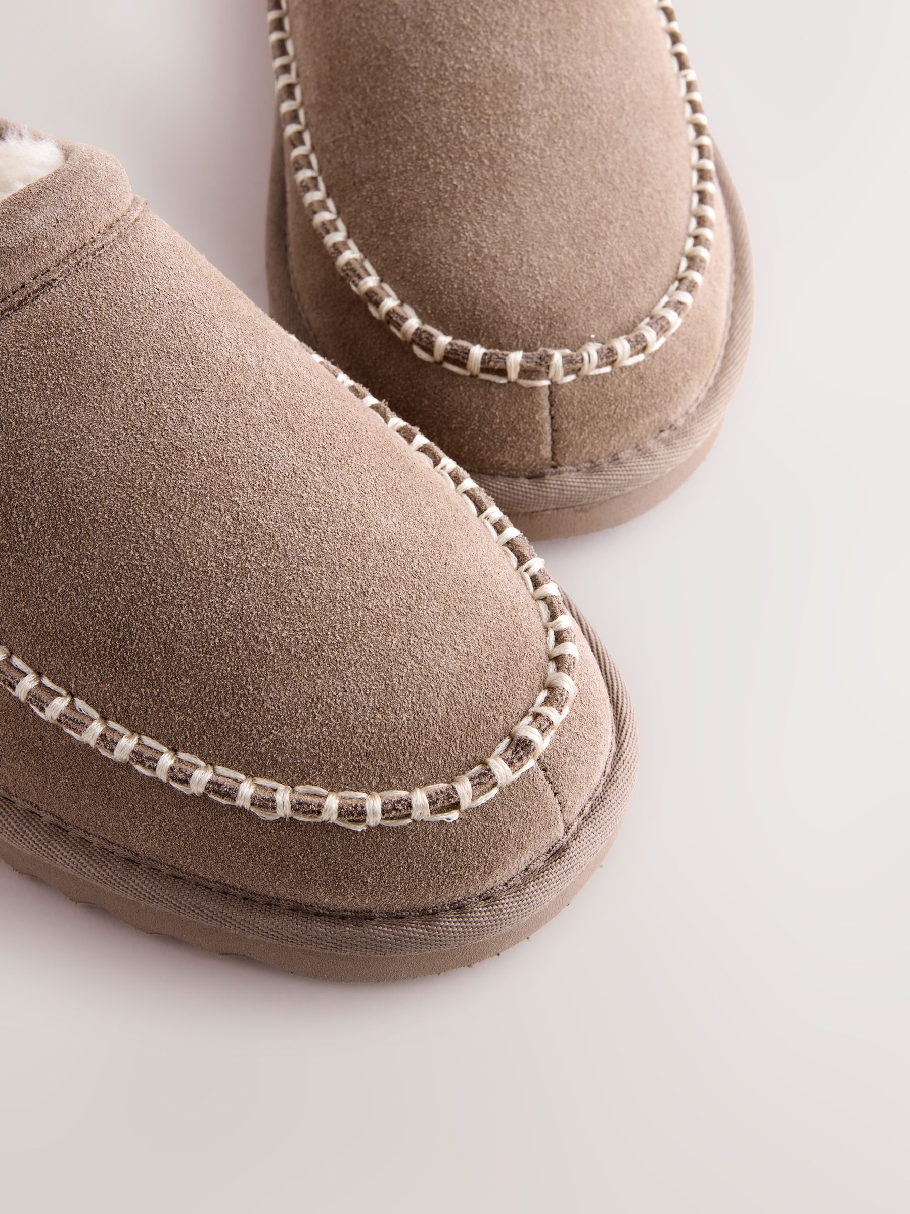 Bruin - Signature Suede Stitch Detail Slippers