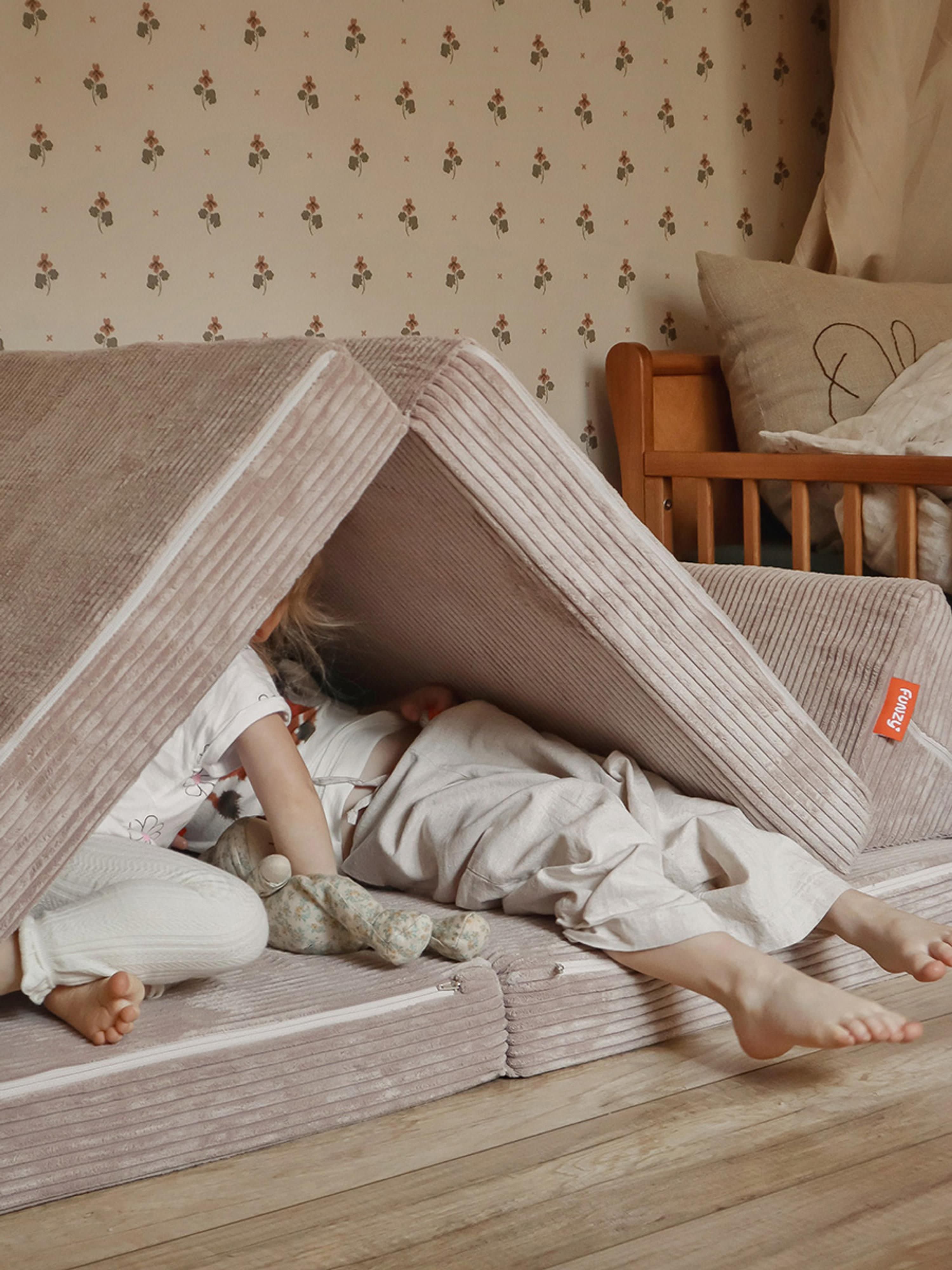 Handgemaakte modulaire corduroy speelbank voor kinderen Mila