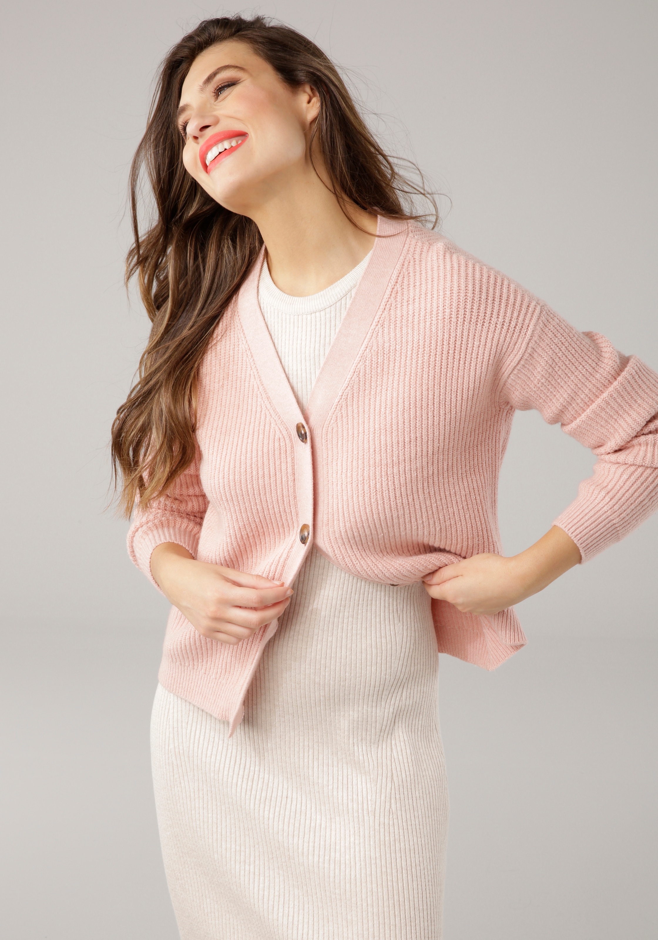 Laura Scott Strickjacke aus Grobstrick, perfekt für den Übergang
