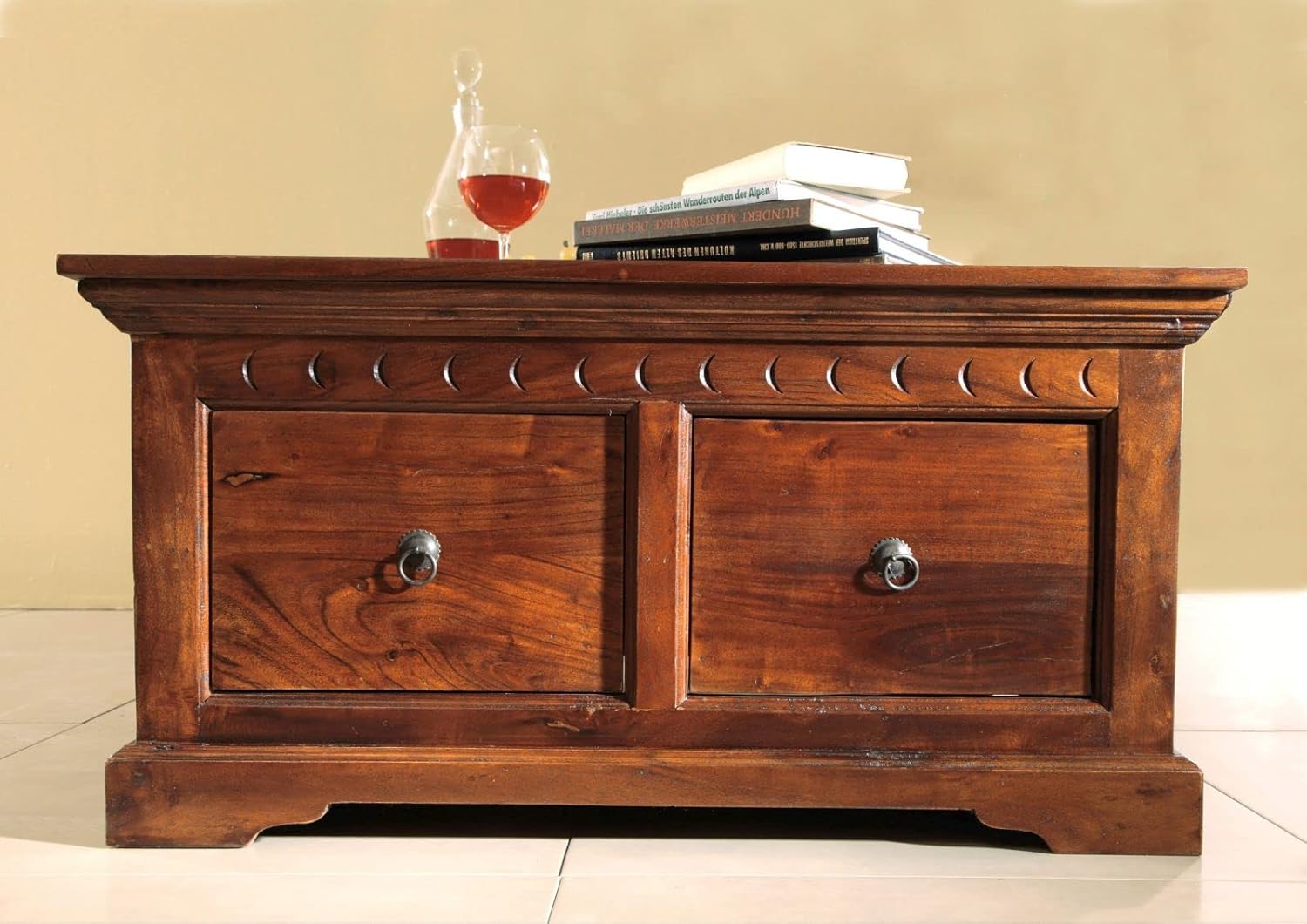 Massivmoebel24.de | Oxford Truhe aus Massivholz - Nougat, lackiert | aus Akazienholz | Kolonialstil | 2 aufklappbare Deckeln | 90x90x45cm | Aufbewahrungsbox Holztruhe Sitztruhe