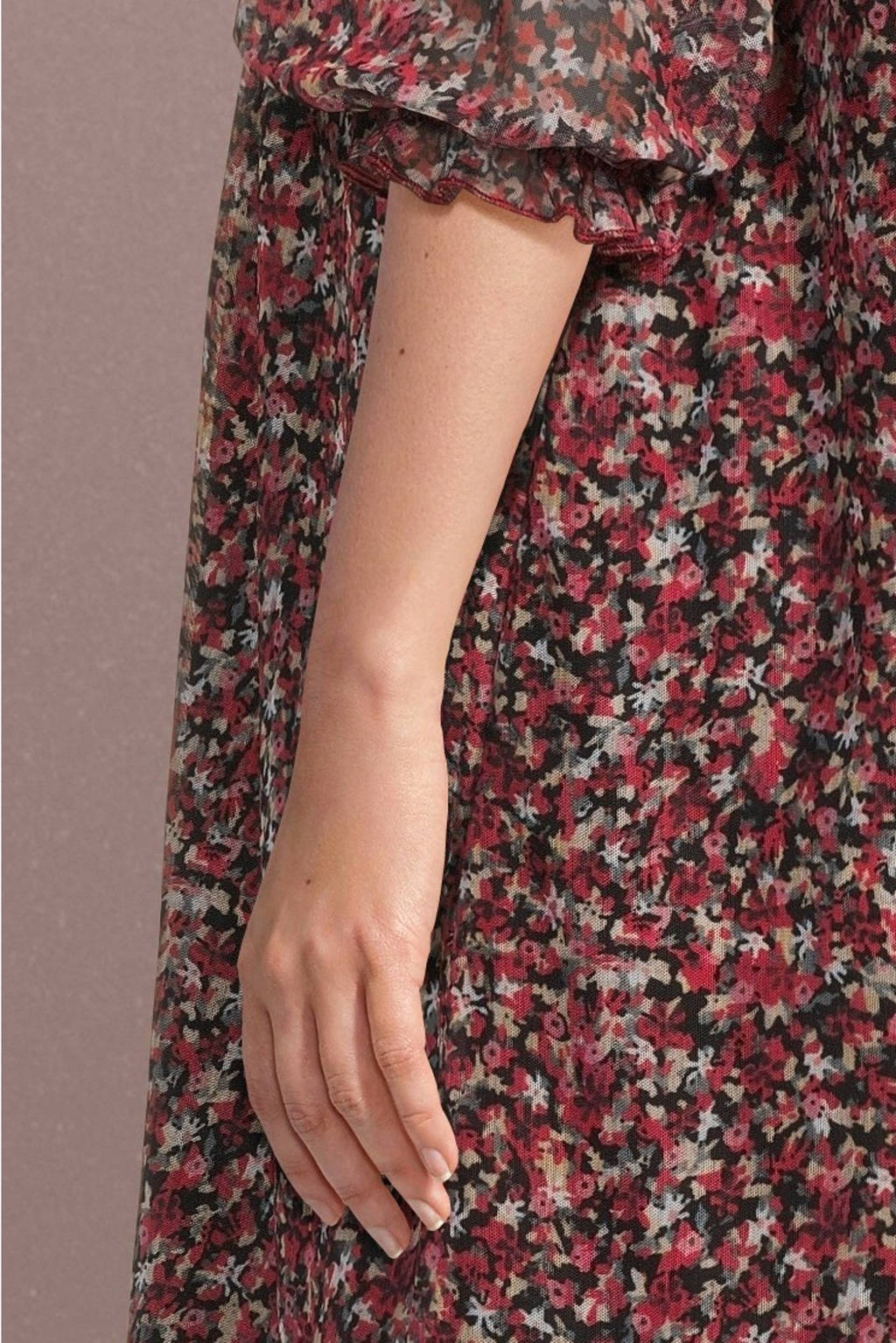 LOVE2WAIT semi-transparante zwangerschapsjurk met all over print rood/zwart/wit