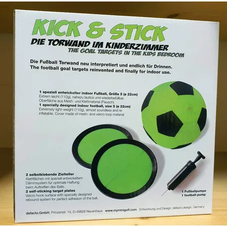 Kick & Stick Die Torwand im Kinderzimmer