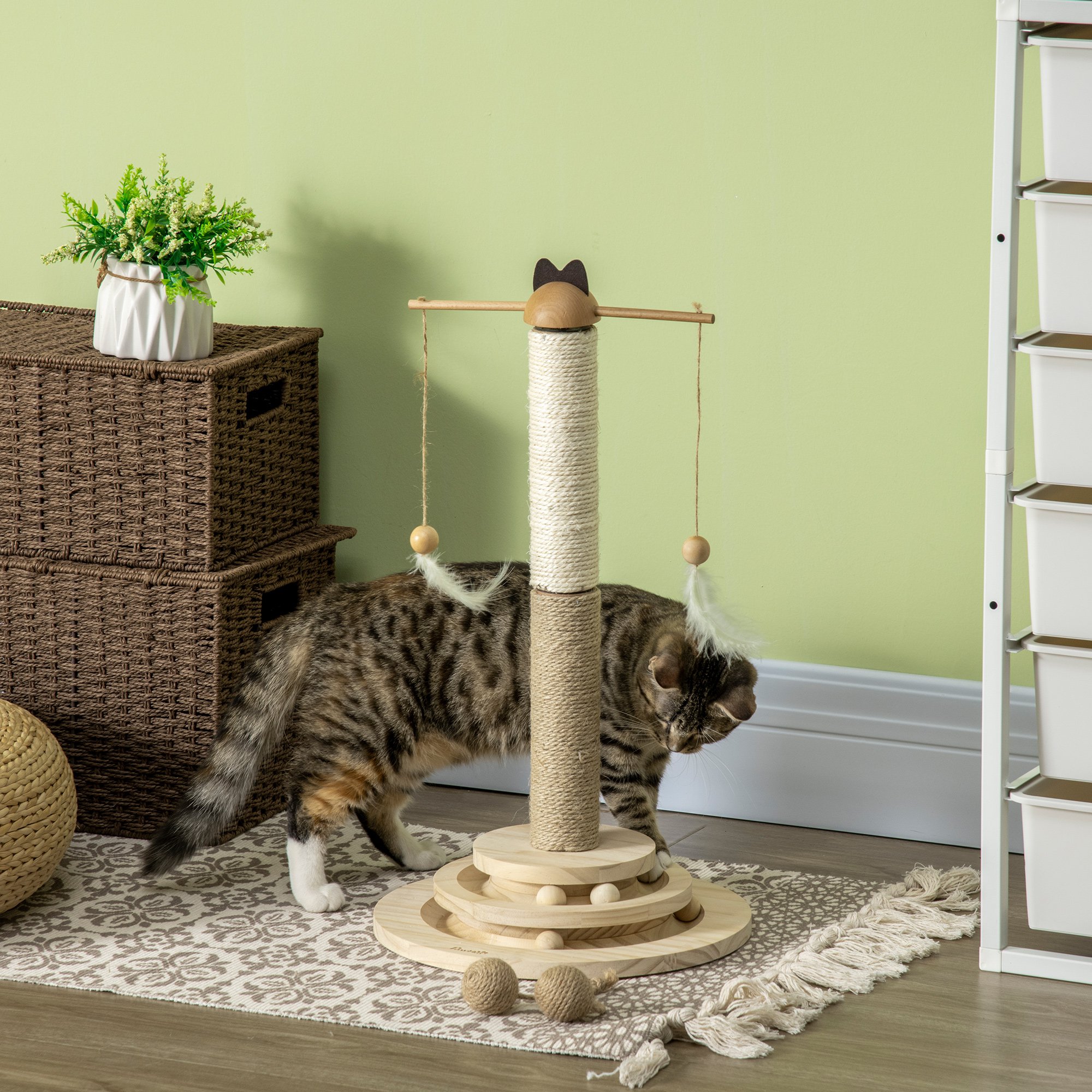 Arranhador de madeira para gatos PawHut, 56 cm de altura, torre para gatos, centro de atividades para gatinhos com poste de juta e sisal, bolas para brincar, Ø32x56 cm, natural