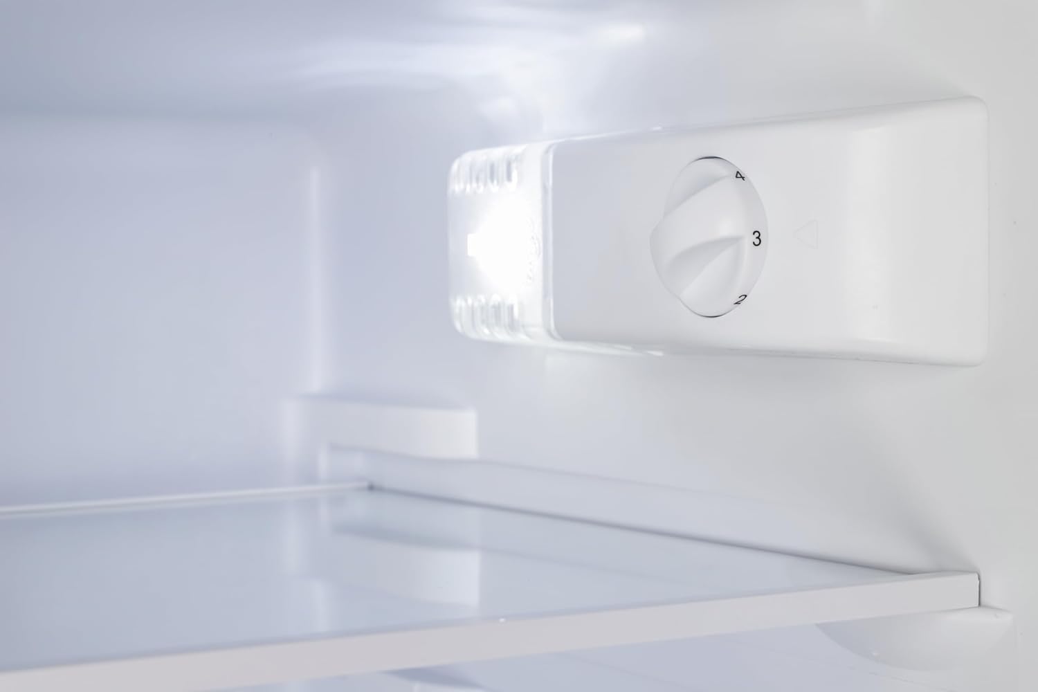 Respekta Einbaukühlschrank mit Gefrierfach 88 cm / 116 L Nutzinhalt/Wechselbarer Türanschlag/Automatische Abschaltung des Kühlteils/Kühl-Gefrierkombination ‎KS88.4-11 / Max. 39 dB/in weiß