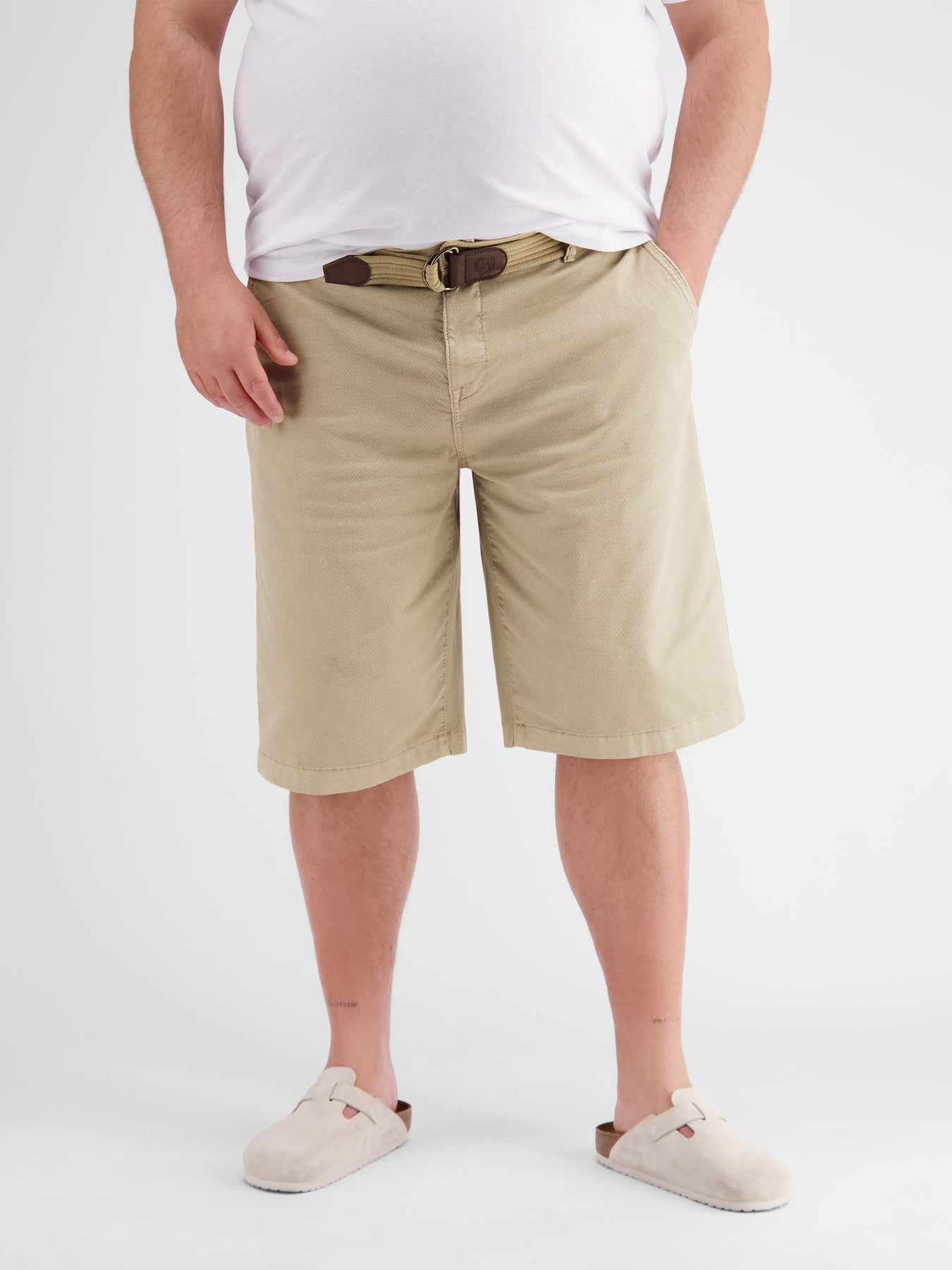 Chino-Bermuda mit Gürtel, in Großen Größen
