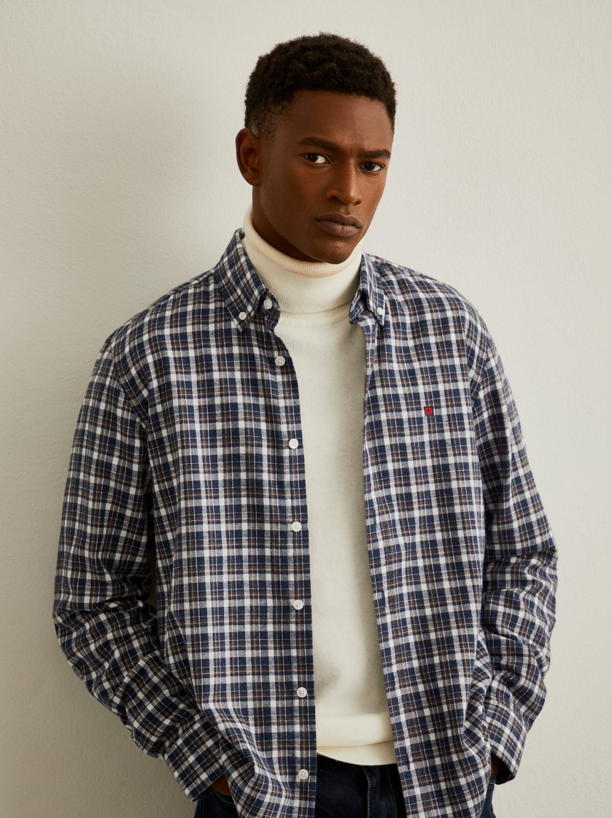 Camisa regular fit com padrão de xadrez