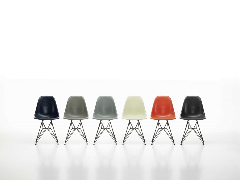 Vitra Eames DSR Fiberglass stoel chroom onderstel, navy blue