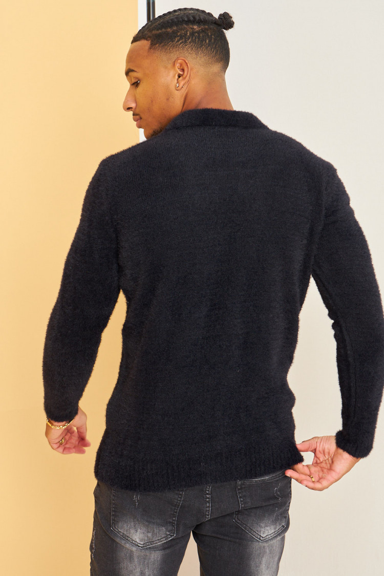 Pull noir en laine a col à rabats
