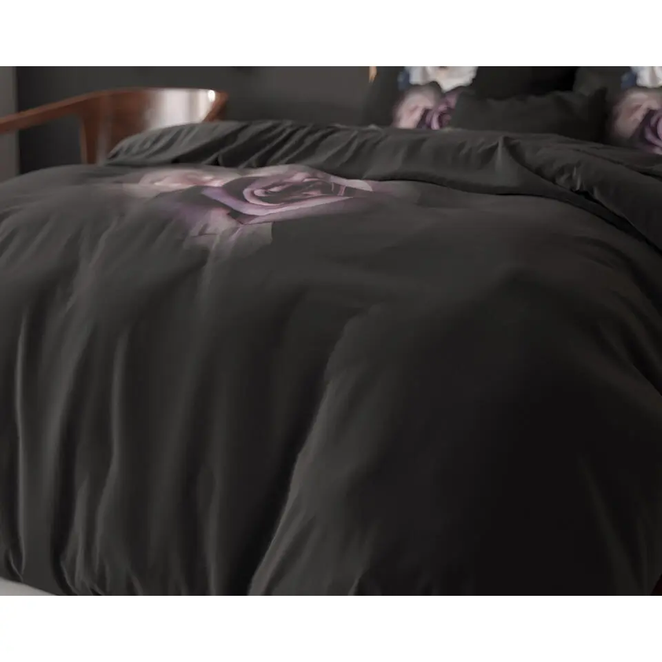 Dekbedovertrek Midnight Rose 240x220 – Zacht & Ademend – Incl. 2 Kussenslopen