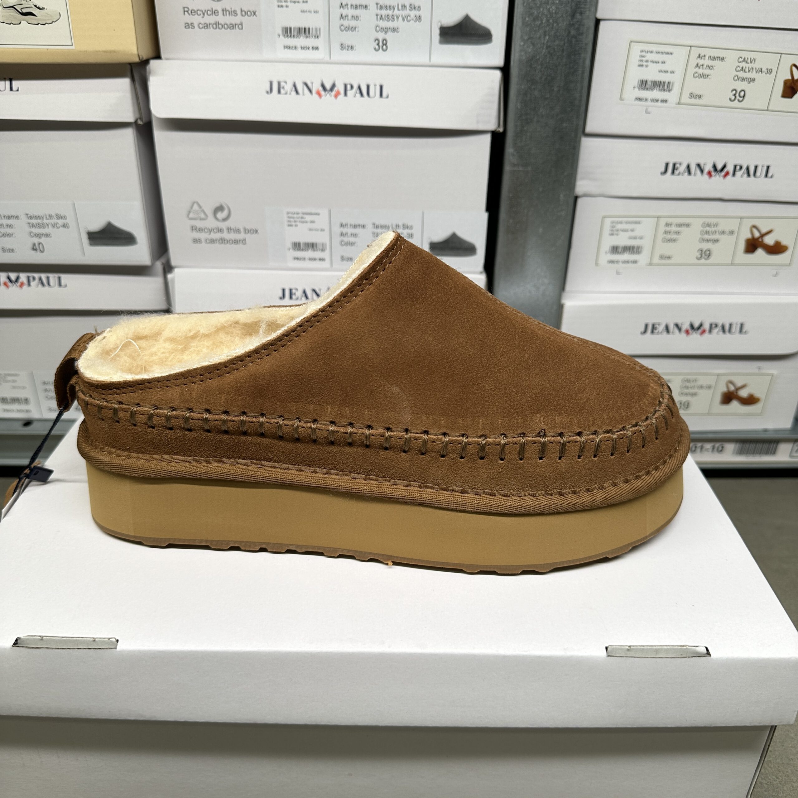 Jean Paul - Taissy Chestnut