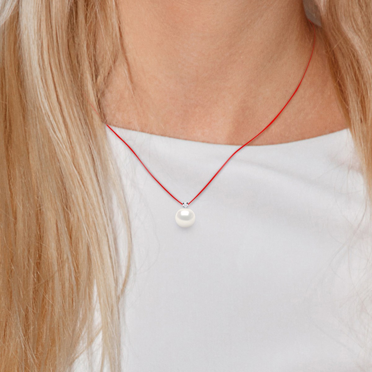 Collier Diamant Naturel 0,030 Cts et Perle d'Eau Douce Ronde 8-9 mm Lien Nylon Rouge Argent 925