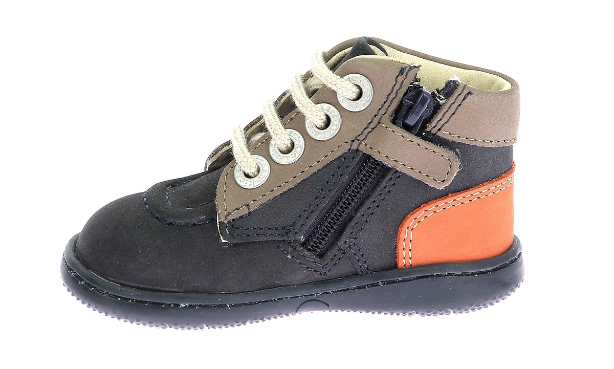 KICKERS<br>Botines em couro Kickiconic