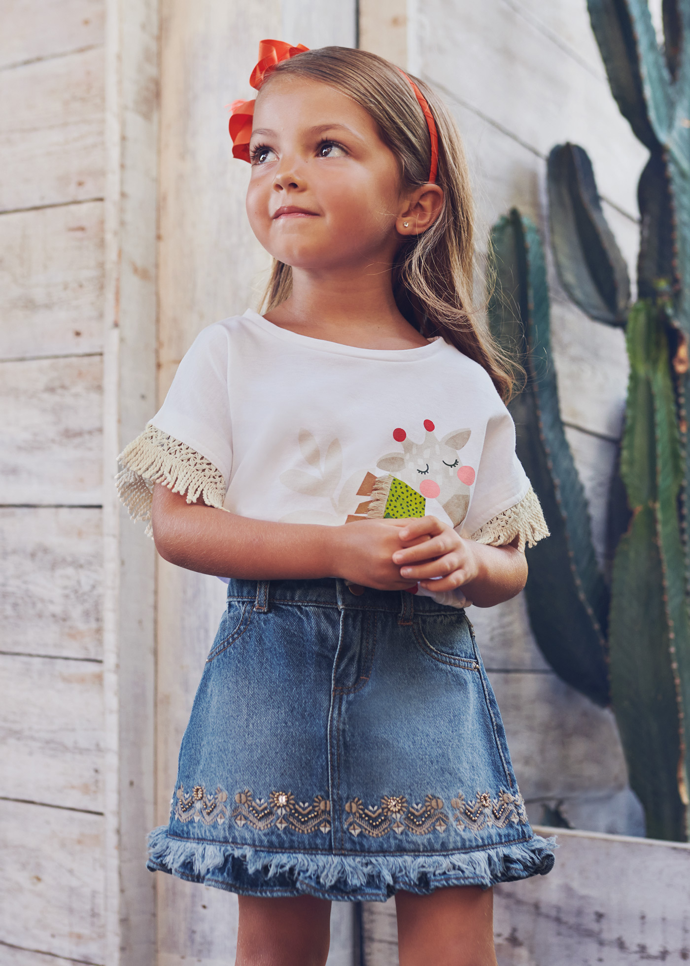 Saia jeans com bordado em algodão para meninas