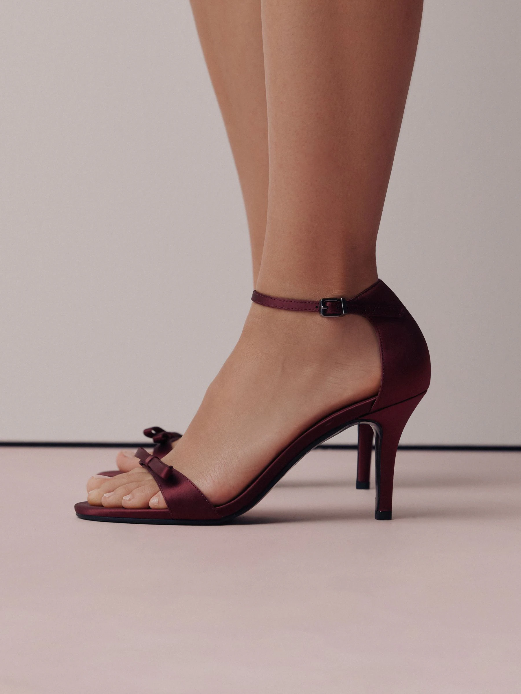 Bordeauxrood - Forever Comfort® Mini Satin Bow Heeled Sandals