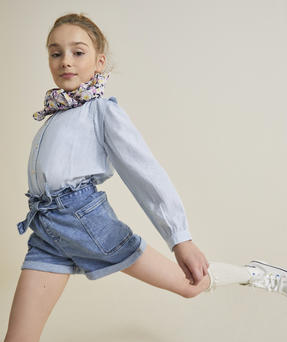 SHORT FILLE EN DENIM BLEU LOW IMPACT AVEC CEINTURE ET POCHES