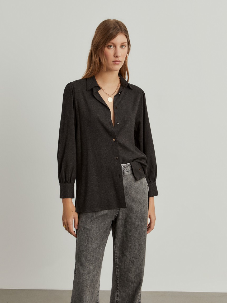 Camisa oversize assimétrica