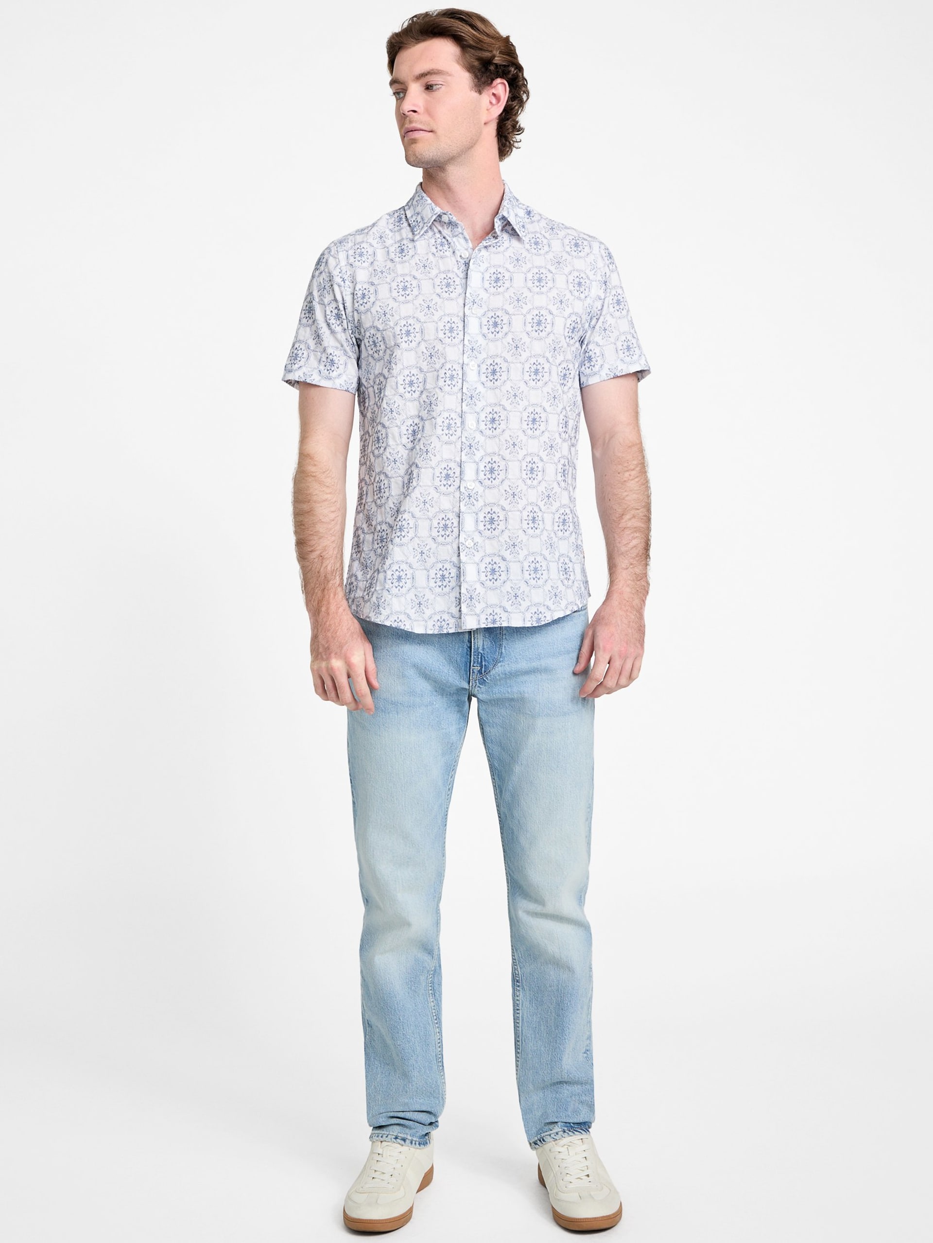 Camisa bordada em mosaico