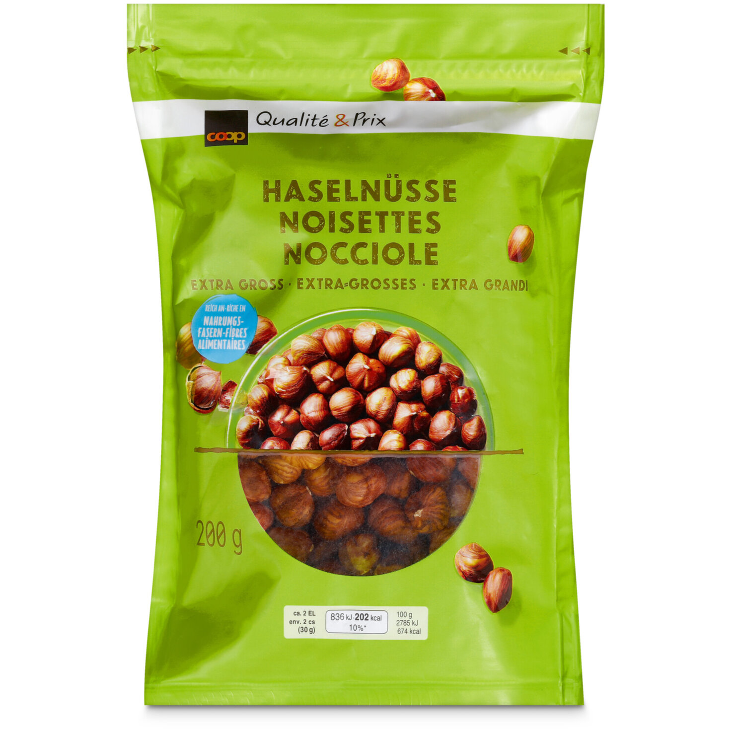 Haselnüsse ganz
