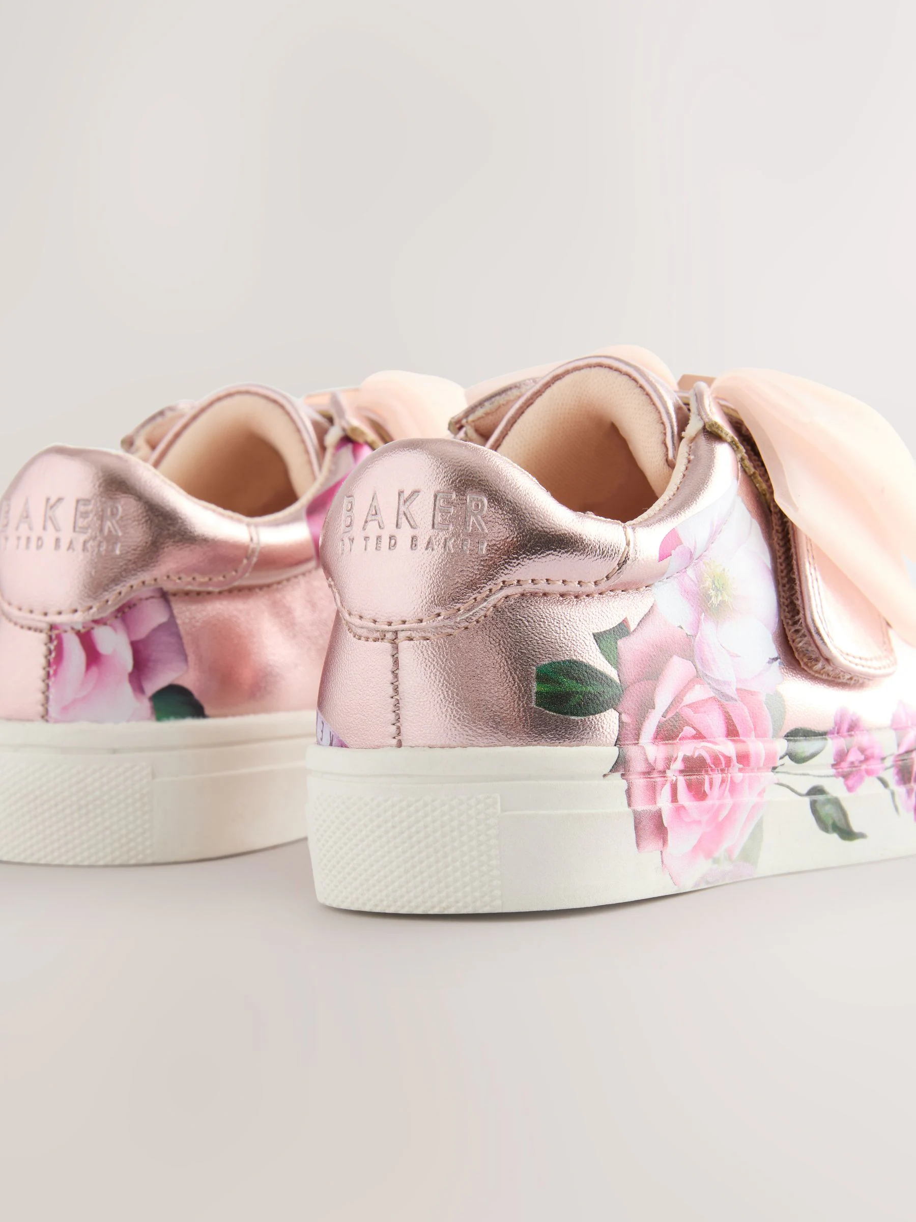 Roze bloemen - Baker by Ted Baker Girls Organza Corsage Trainers