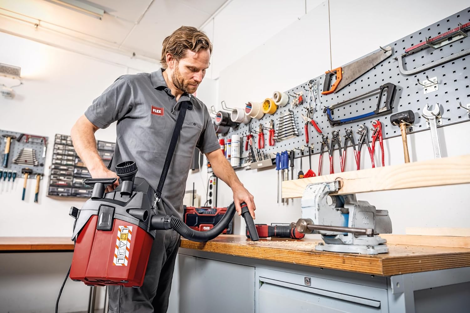 Flex Werkstattsauger VC 6 L MC (1200 Watt, kompakter Trockensauger mit Tragegurt, Behälter 6 l, Sauger inkl. Zubehör) 481513