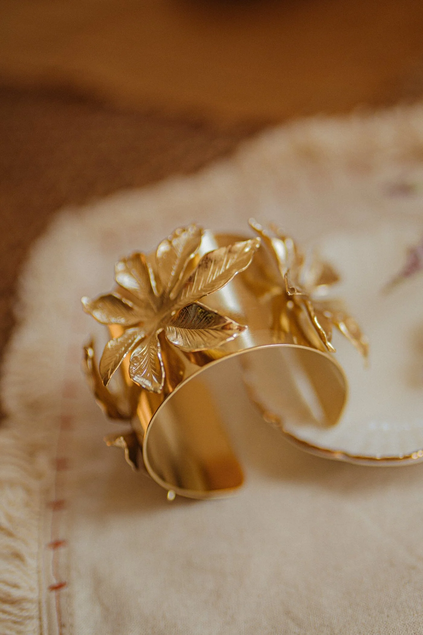 CHLORIS - Manchette fleur plaqué argent | Doré