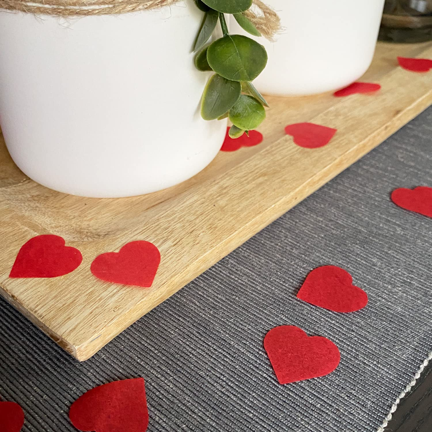 (75g) 25x25mm Konfetti Herz Streukonfetti Party Tischdeko für Valentinstag / Geburtstag / Hochzeit - Rot