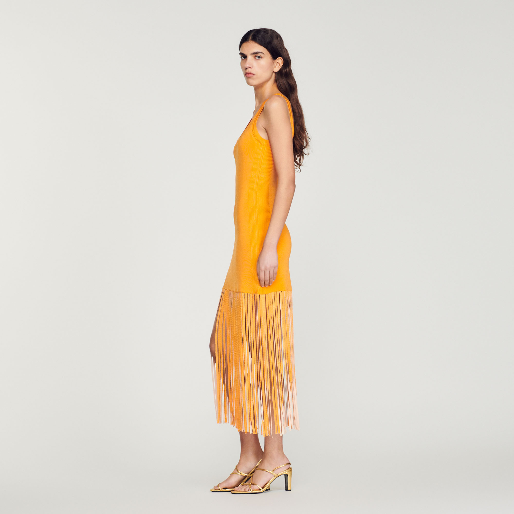 Robe en maille frangee