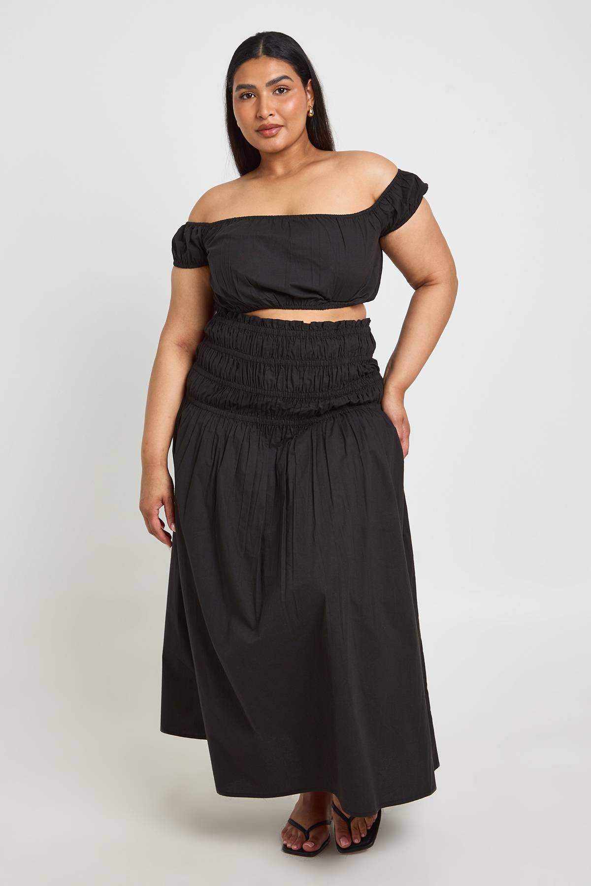 boohoo Ensemble Grande Taille Haut Bardot Et Jupe En Popeline De Coton