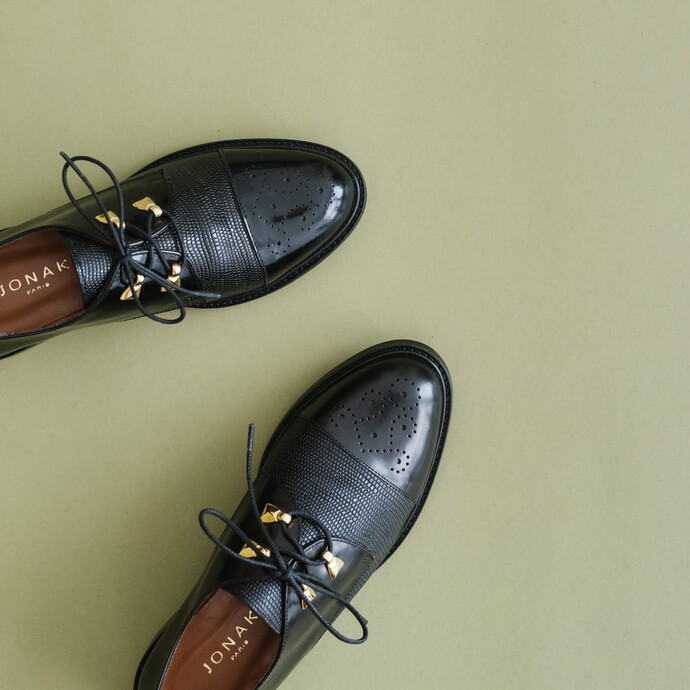 Derbies effet reptile  noir à détails dorés