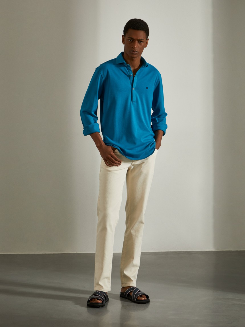 Camisa slim fit em malha piqué com carcela de polo