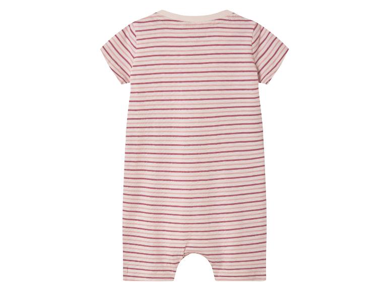 2 baby pyjama's